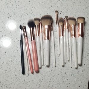 Make up brush bundle